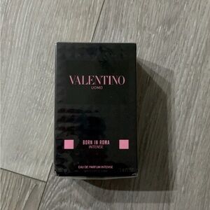 Valentino Uomo Intense Black and Pink Fragrance
